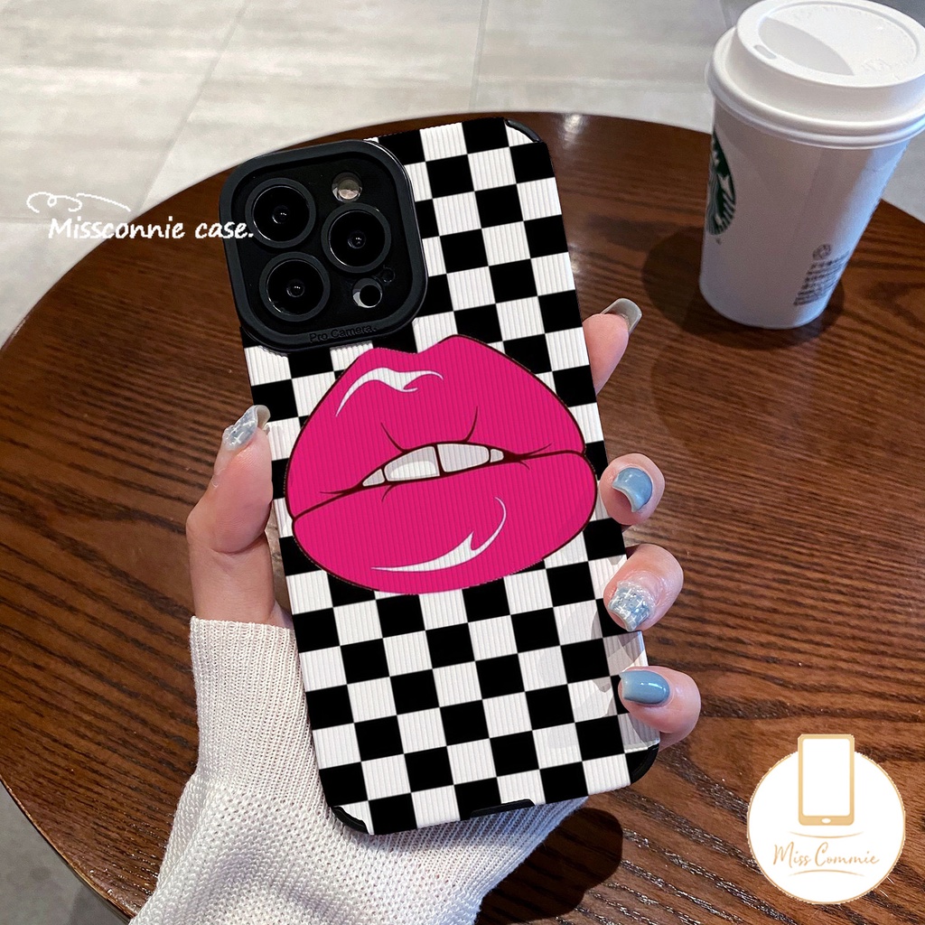 IPHONE Ins Imut Merah Kisses Bibir Kotak-Kotak Ponsel Case Kompatibel Untuk Iphone14 11 13 12 Pro MAX 7Plus XR X7 8 Plus XS MAX Mewah Tekstur Kulit Shockproof Soft Cover