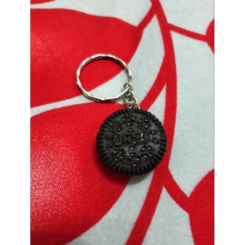 GANTUNGAN KUNCI MINIATUR COOKIES AND CREAM MAKANAN GANCI LUCU UNIK