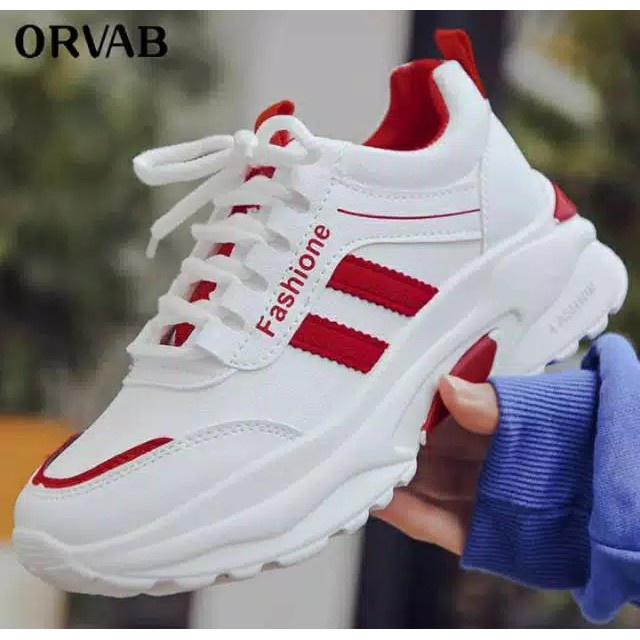 Sepatu Sneakers Wanita Gaya Korea Fashionable Spatu Fashion Fashione Perempuan Cewe Cewek Korean Style FSH154