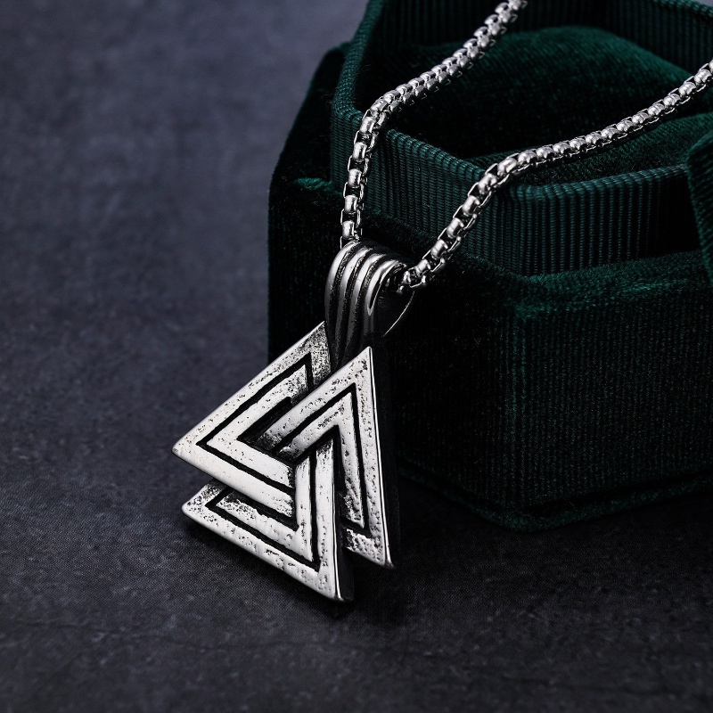 [Z H Jewelry] Vintage Nordic Viking Segitiga Hip Hop Liontin Fashion Pria Dan Wanita Anti Karat Kalung Punk Pesta Rock Perhiasan Aksesoris