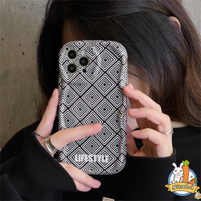 IPHONE Casing Kompatibel Untuk Iphone14 13 12 11 Pro Max X Xr Xs Max SE 8 7 6 6s Plus Ins Fashion Stripe Phone Case Glossy Soft Case Pelindung Lensa Shockproof Wavy Edge Cover Pelindung