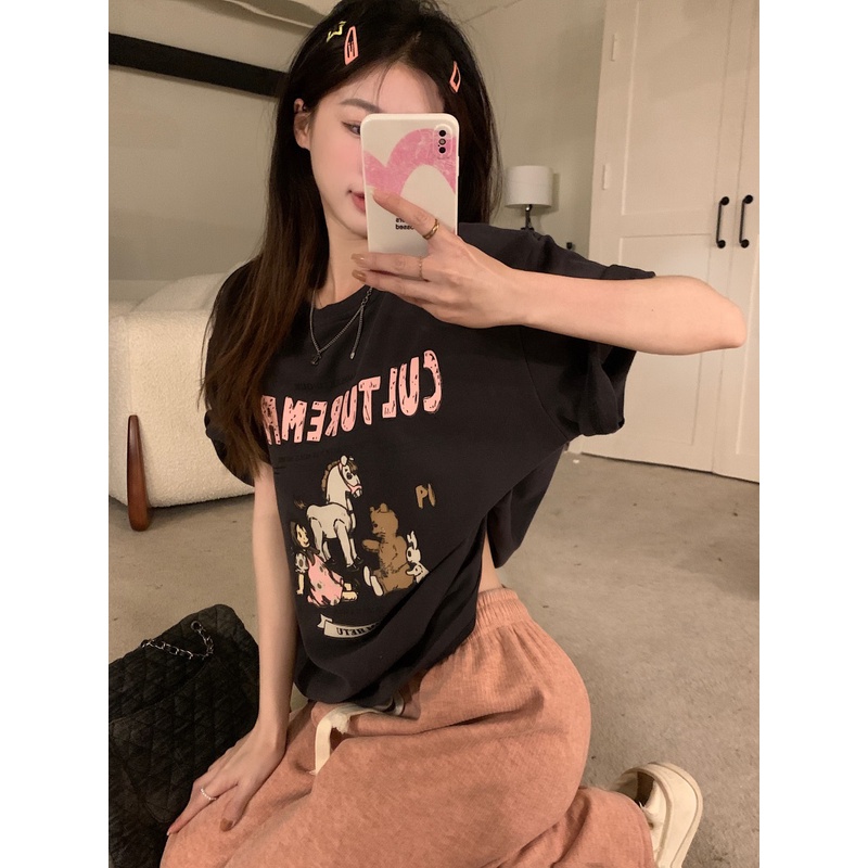 Red dreesNiche Retro Bear Inner Lengan Pendek T-shirt Wanita Musim Panas Hong Kong Rasa Chic Longgar dan Tipis Bawahan atasan Lengan Setengah