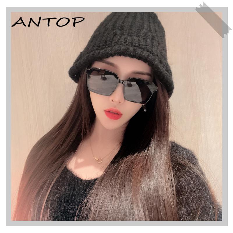 [antop] Wanita Jalan Foto Pose Gaya Kacamata Perlindungan Matahari Gaya Individualized Sunglasses