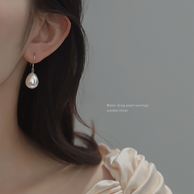 Anting Mutiara Sederhana Korea Anting Tetesan Air Retro Wanita Kelas Tinggi Anting Elegan Anting Pejantan Perak