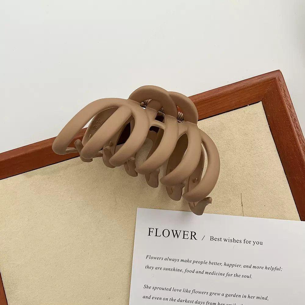Agustinina Plastik Cakar Rambut Aksesoris Rambut Pesta Sederhana Bergaya Hiasan Kepala Tidak Teratur Jepit Rambut Berongga Matte Hair Claw Large Hairgrips Korea Hair Clip