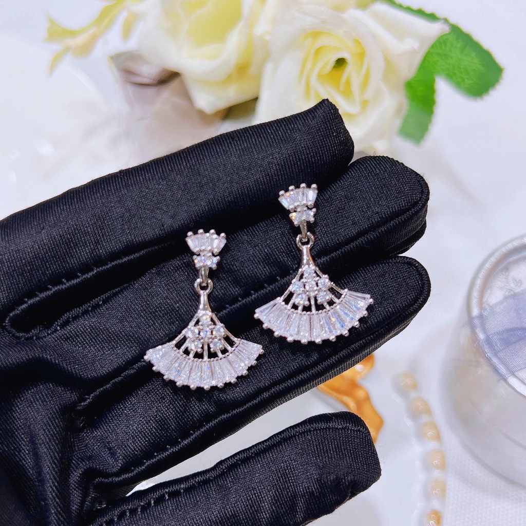 Aksesoris Perhiasan Fashion Goldkingdom Ready Stock Anting Dengan Rasa Tinggi Yang Mewah Dan Mewah.