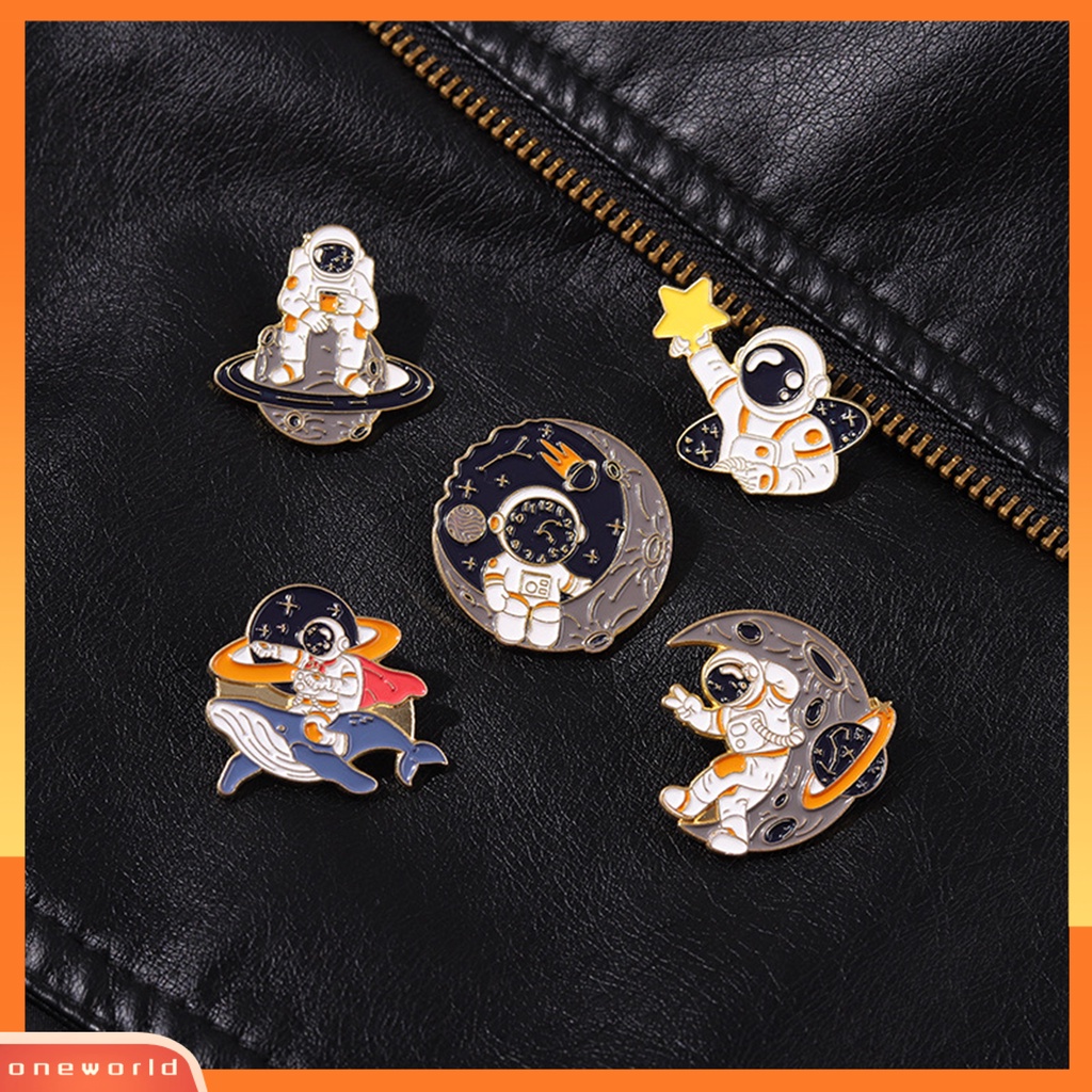 [ONE] Bros Pin Pola Kartun Electroplating Hias Tas Dekorasi Colorfast Pakaian Yang Sesuai Dengan Tahan Karat Planet Paus Astronot Enamel Lapel Pin Aksesoris Pakaian