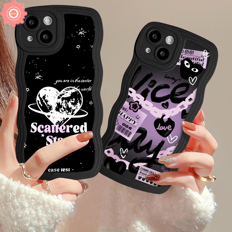 Ins Comme des Garcons Cute Graffiti Love Heart Phone Case Kompatibel Untuk IPhone 7Plus 11xr 12 13 14 Pro Max7 6s 14 8 6 Plus X XS Max SE 2020 Lembut Tpu Bergelombang Pinggiran Penutup Belakang