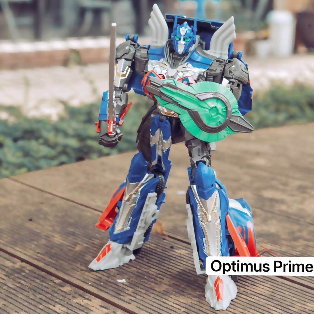 Mainan Robot BmB Optimus Prime Savior Deformation - Alloy Version