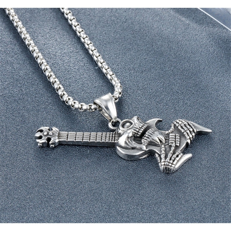 Kepribadian Gothic Tengkorak Gitar Liontin Kalung Punk Rock Fashion Skeleton Tangan Kalung Pria Laki Perhiasan