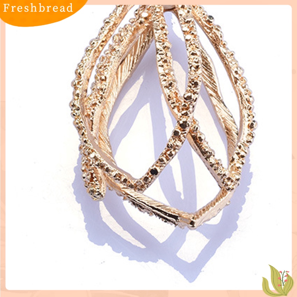 &lt; Freshbread &gt; 1pasang Anting Menjuntai Vintage Berongga Mengkilap Berlebihan Temperamen Berdandan Logam Wanita Pesona Bentuk Bunga Drop Earrings Perhiasan Retro