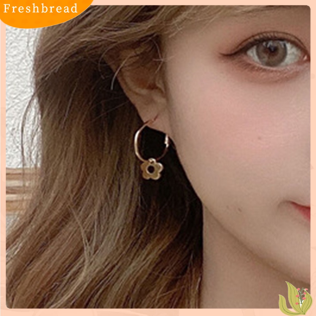 &lt; Freshbread &gt; 1pasang Anting Logam Anting Romantis Ornamen Alloy Bunga Anting Hoop Bulat Untuk Liburan