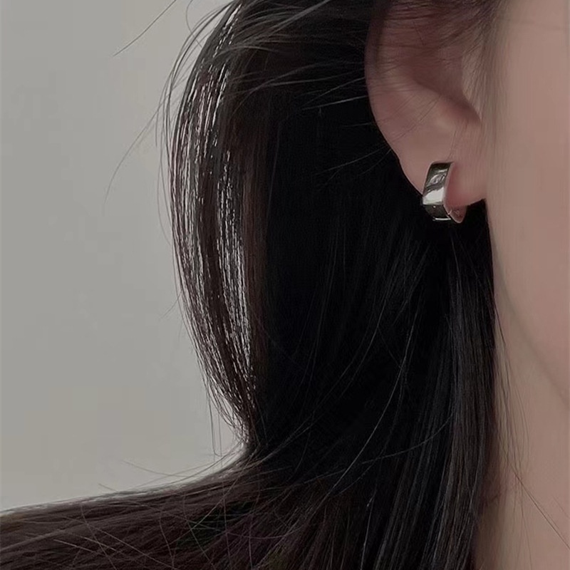 Anting Perak Persegi Wajah Lebar Fashion