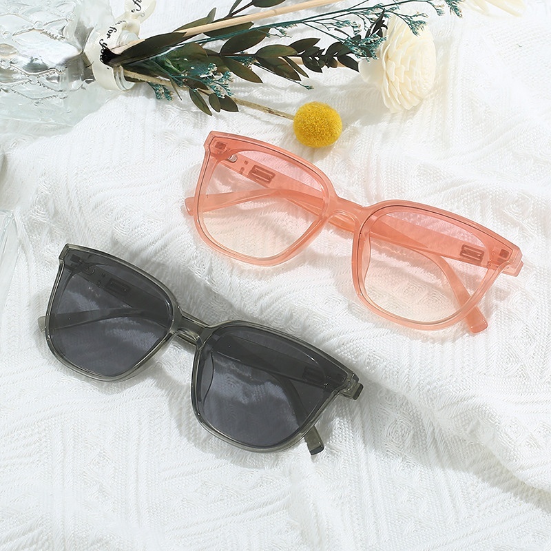 (YUZHU) Vintage Fashion Square Frame Staple Kacamata Hitam Wanita Fashion Korea Y2K Babes Premium Sense Sunglasses