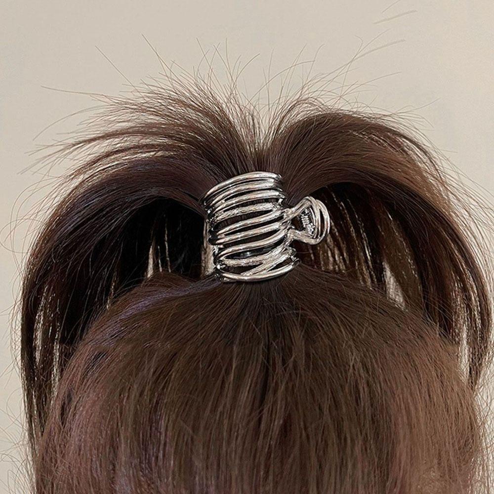Fishstick Metal Hair Claw Hollow Temperamen Simple Horsetail Gripper Tetap Artefak Untuk Anak Perempuan Hiasan Kepala Ponytail Holder Hiasan Kepala Untuk Wanita Gaya Korea Klip Rambut