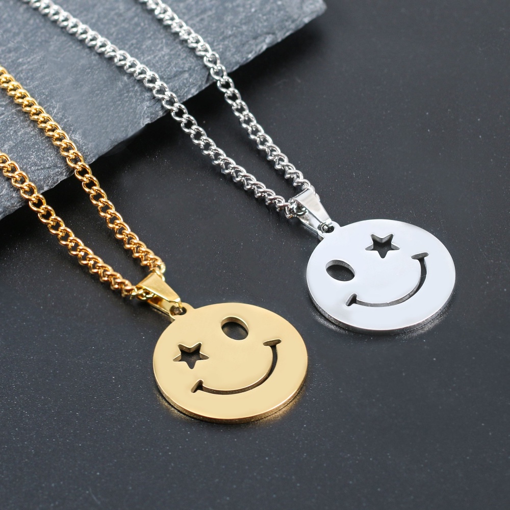 [X C Kalung] Emas &amp; Perak Baru Hip-hop Punk Retro Bermata Bintang Smiley Face ​Kalung titanium Steel Liontin Anti Karat Untuk Perhiasan Hadiah Liburan Pria Dan Wanita