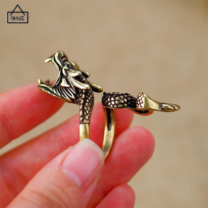 COD❤️Cincin Naga Pria Keren Emas Creative Retro Style Dragon Design Ring Holder For Gift-A.one