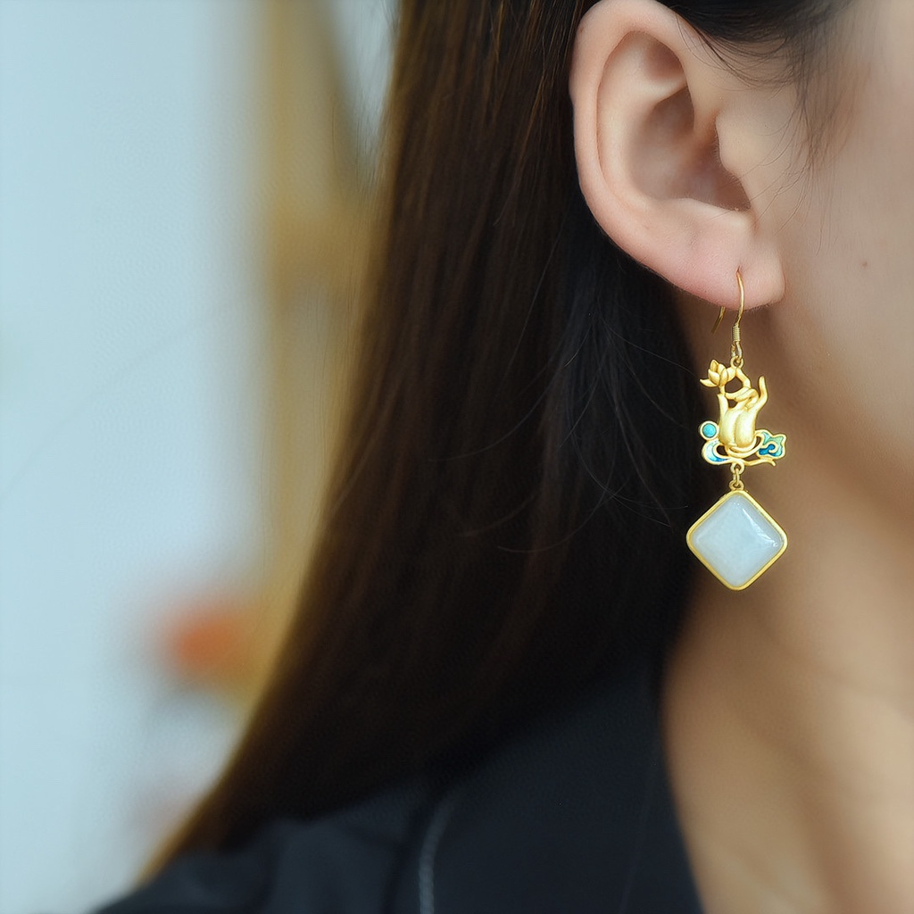 Goldkingdom Aksesoris Perhiasan Fashion Ready Stock, Tangan Guanyin Teratai Kuno Dan Eardrop Tian Yu Perempuan Dengan Hanfu.