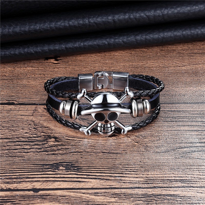 [X C Gelang] Mode Baru Animasi Raja Bajak Laut Peripheral Tengkorak Gelang Hitam Kulit Vintage Hip Hop Punk Gelang Kulit Cuffles Manik-Manik Multilayer Zinc Alloy Anyaman Gelang