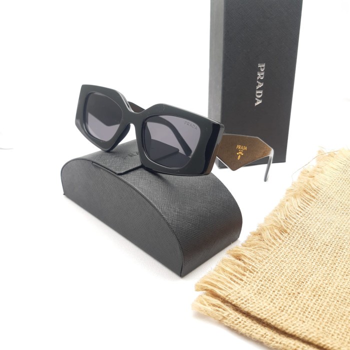 kacamata sunglasses fashion mewah wanita Prada Irregular - Hitam