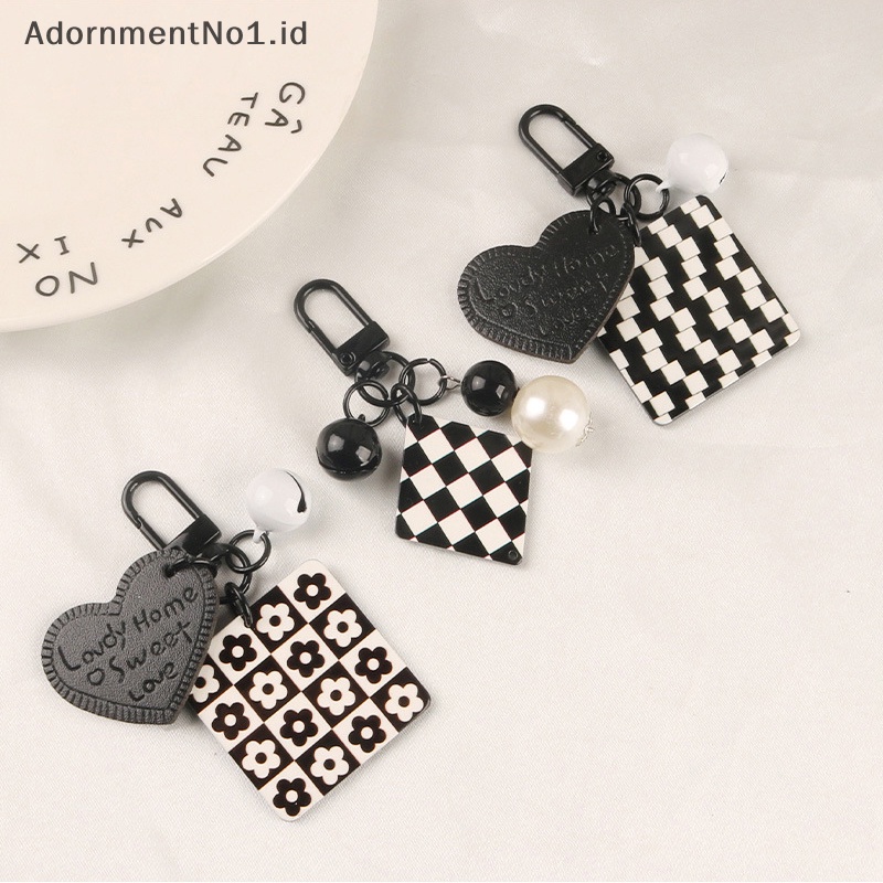 [AdornmentNo1] Gantungan kunci mobil bahan akrilik dengan Bell hitam putih kisi geometris bunga hati persegi Checkerboard Drop Keychain untuk perhiasan wanita