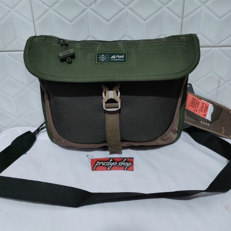 tas selempang rei Atlanta T20xP15xL8cm terbaru by rei