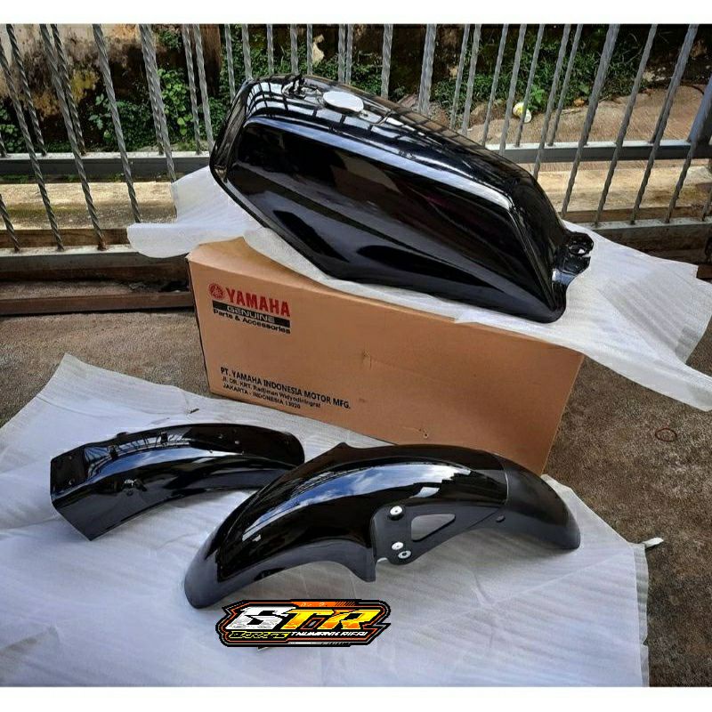 Tangki Set Spakbor Motor Yamaha Rx King Hitam