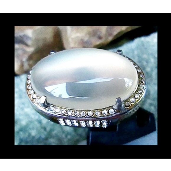 White Obi Bacan Obi Putih Nukleus Size kantoran 23x15x9mm