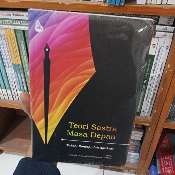 buku teori sastra masa depan