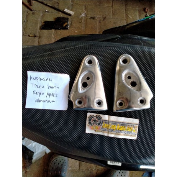 Breket Kupingan Lampu Tiger Lama 1 Set kupingan Tiger lama (Almunium poles)/segitiga kupingan lampu 