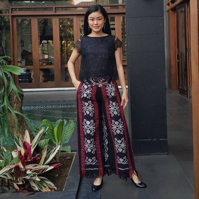 Celana Kulot Tenun Batik Motif Sumba Bawahan Celana Tenun Jumbo - MOTIF NTT, S