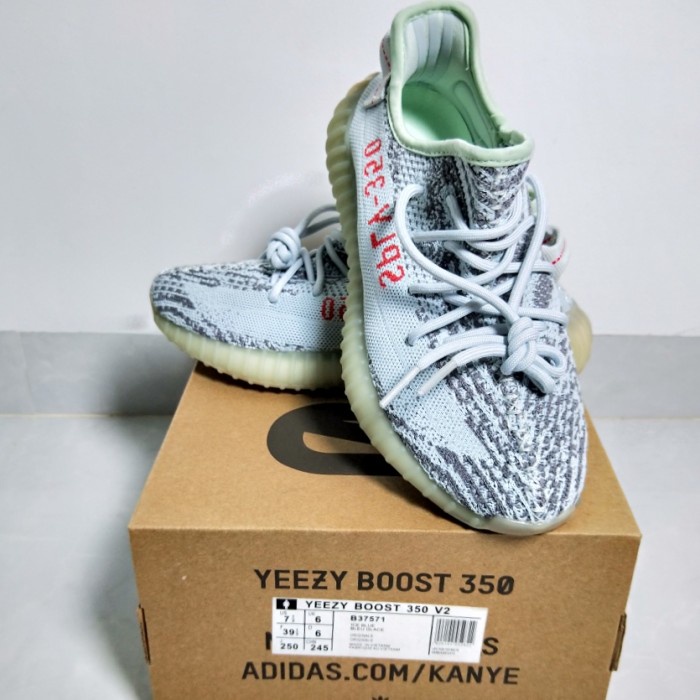 Sepatu Sneakers YEEZY BOOST 350 V2 PREMIUM QUALITY 1:1 B37571