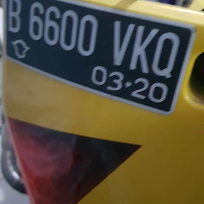 Sticker Cutting/Stiker Plat Nomor Motor Vespa / Visor PCX / Nmax /Moge