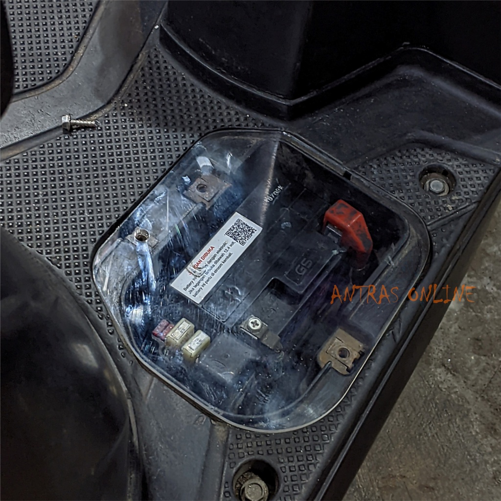 Tutup Aki Akrilik Variasi Motor Matic