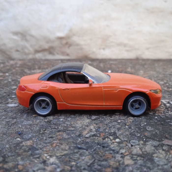 HW1 majorette majo BMW Z4 roadster orange ban karet