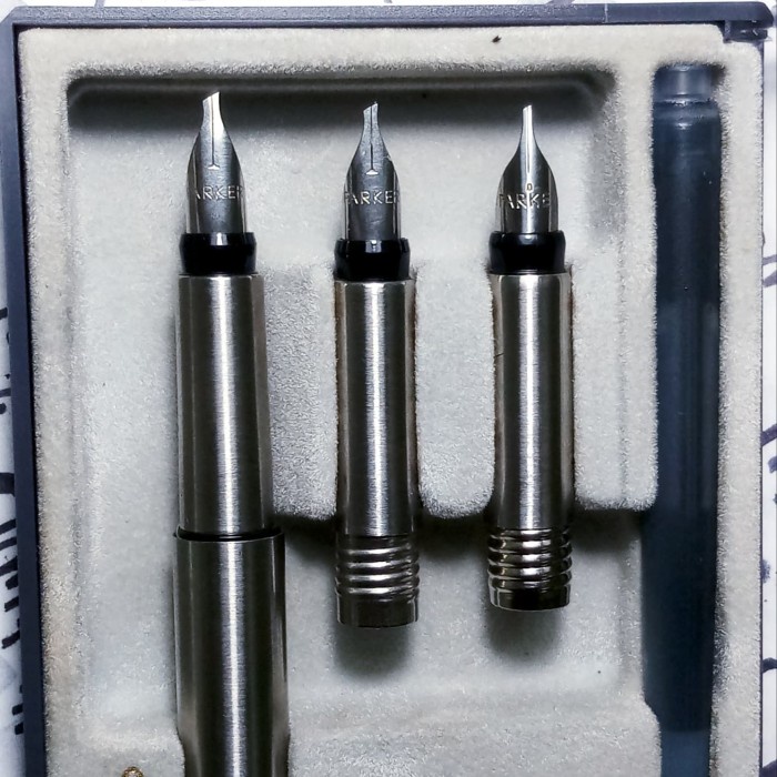 

[ML-0472] Bongkar Gudang parker calligraphy pen/pulpen kaligrafi/khusus kaligrafi arab - Silver Titanium