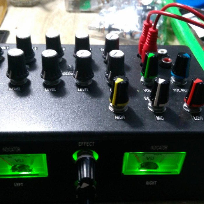 Mixer mini audio 10Ch VU.