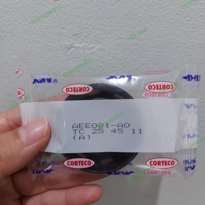 OIL SEAL TC 25 45 11 . TC 25 X 45 X 11 JEPANG NBR -BC92