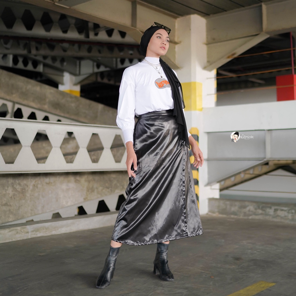 The NuEpisode - Skirt KAPAS Rok Warna Hitam Bahan Latex Import