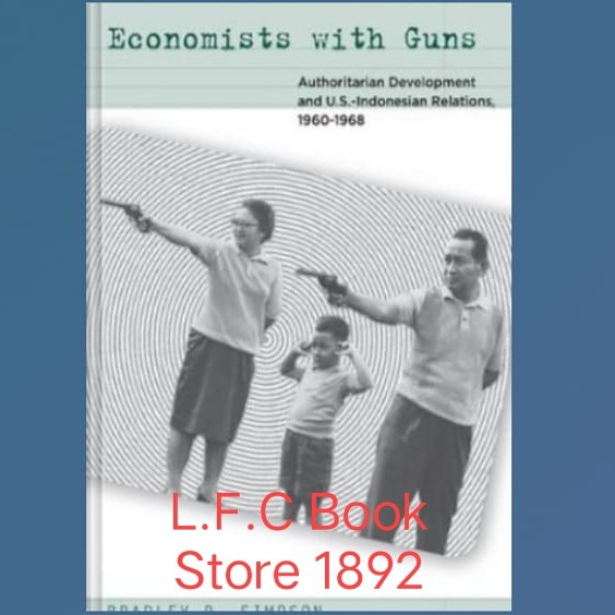 Buku Economists with Guns
