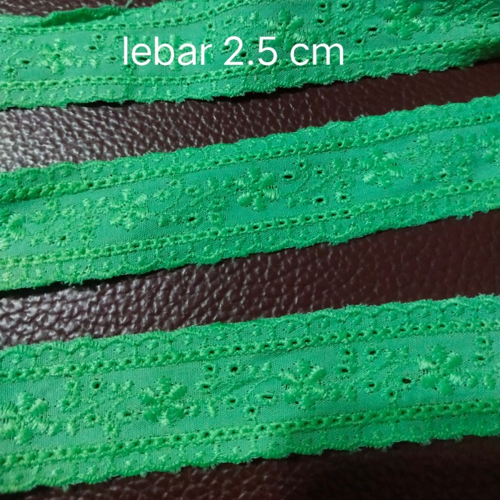 Renda kain katun hijau