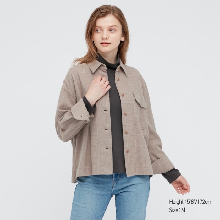 UNIQLO Women Jaket Kemeja Crop Heavy Flannel Lengan Panjang - Jaket - 31 Beige, S