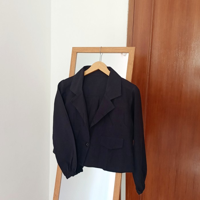 Earth Tone Linen Blazer Crop | Kemeja Blazer Linen Wanita - Black