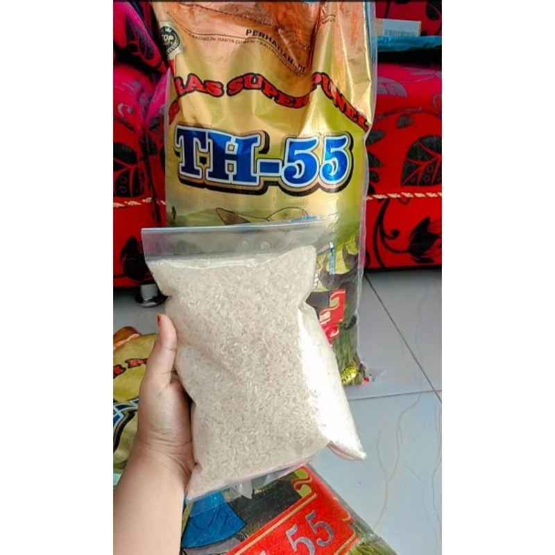 

BERAS ASLI TH 55 KEMASAN 1KG DIKEMAS SENDIRI
