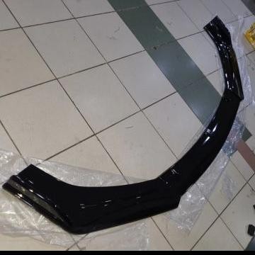 Lips bumper depan yaris TRD. lips bumper universal. front lips bumper - Hitam