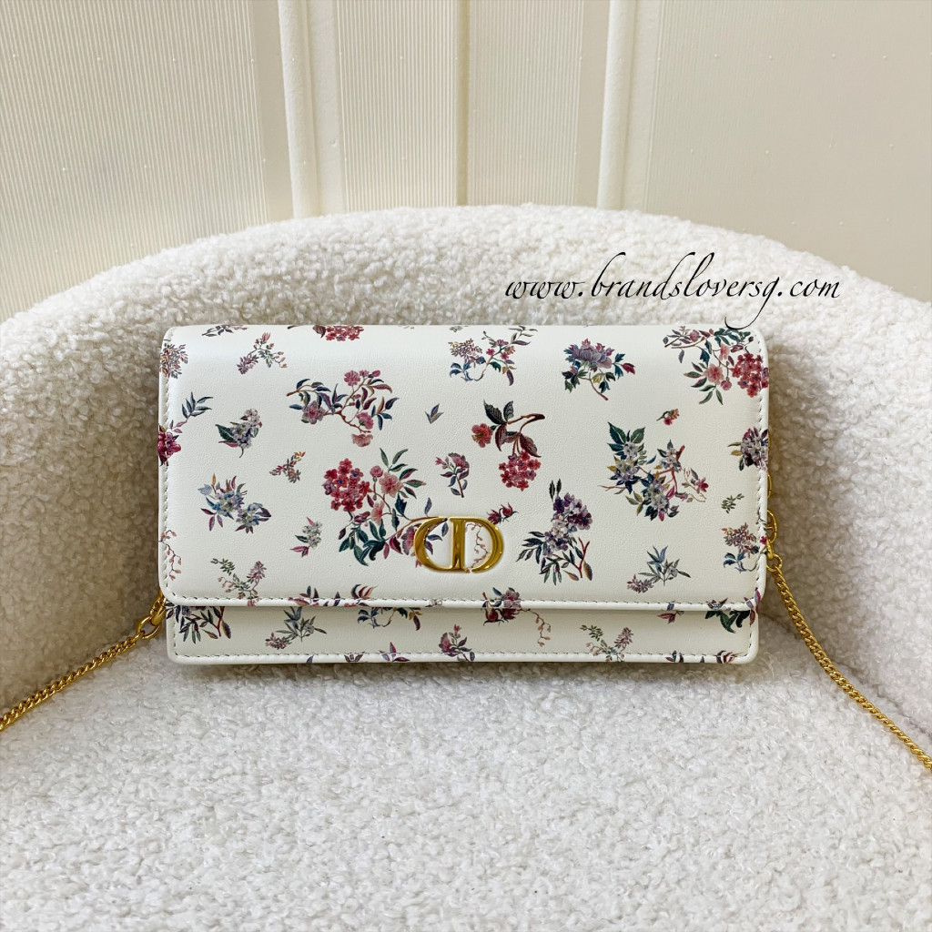 (Brand new) Dior Caro Pouch / Wallet on Chain WOC in White Petites Fleurs Calfskin and GHW