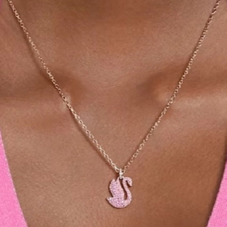 Swarovski Situs resmi kalung angsa kristal merah muda asli berusia 23 tahun
