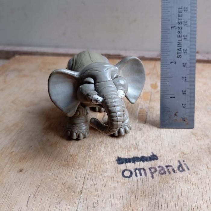 EO99 figure hewan gajah fisher price