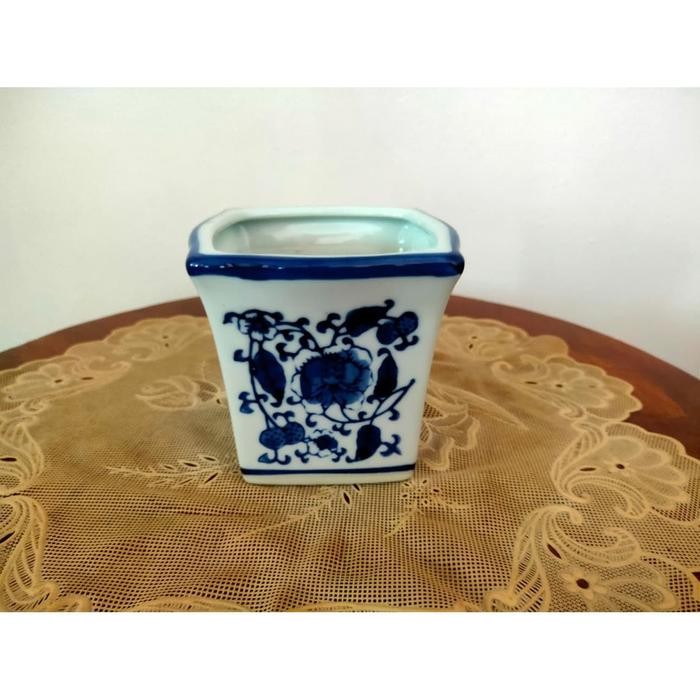 Pot Bunga Keramik Cina Segi Empat Kecil Biru Motif Batik