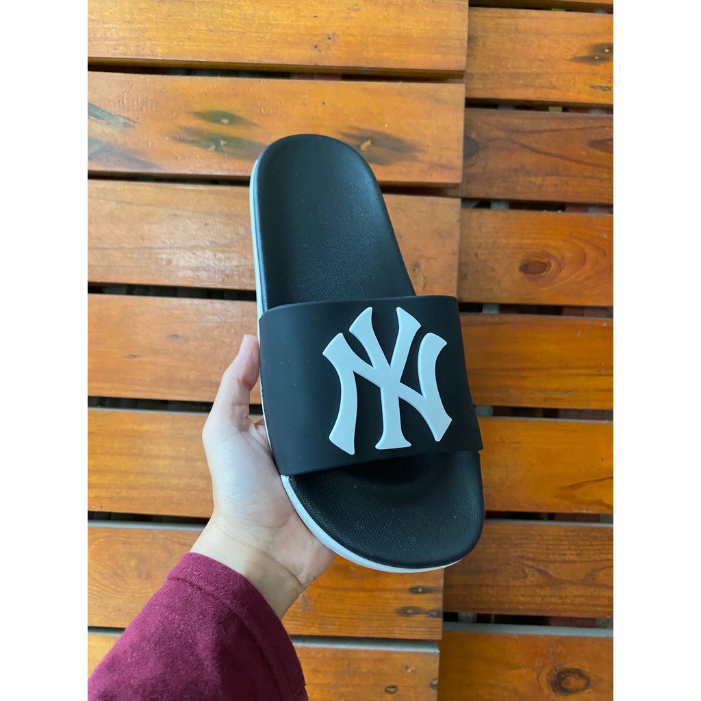 SANDAL SLIDE ML8 POLOS HITAM PUTIH 40-44